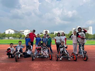 園區(qū)企業(yè)打造“玩具夢工廠” 寵物服務(wù)讓童年夢想照進(jìn)工業(yè)現(xiàn)實(shí)